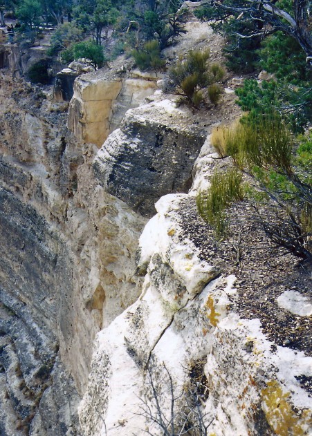 Steep drop offs are a common factor in all trails leading into the Grand Canyon. The first trails were created by Native Americans. Later miners, rustlers, and companies interested in promoting tourism would enhance the original trails and create new ones.