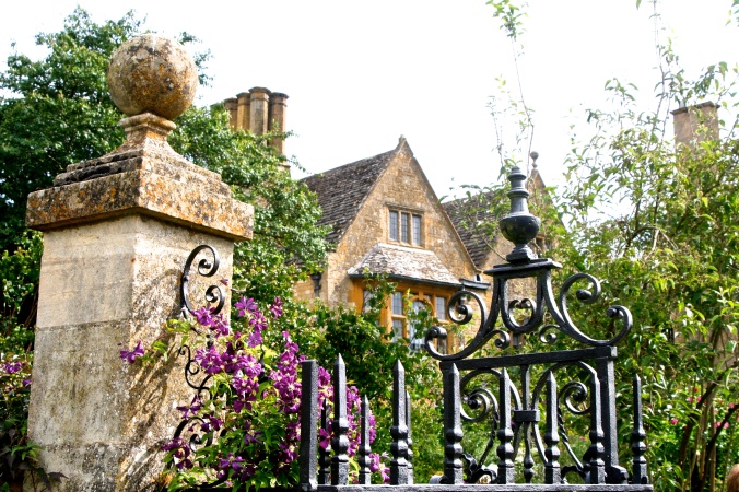 Hidcote Manor (hedged rooms and sculptured hedges)