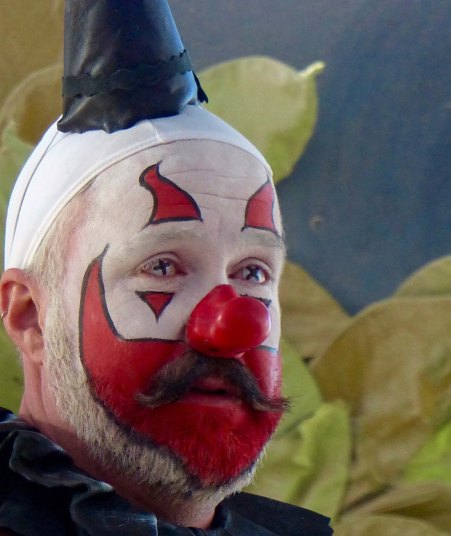 The perfect clown. Check out his eyes. (Photo by Don Green.)